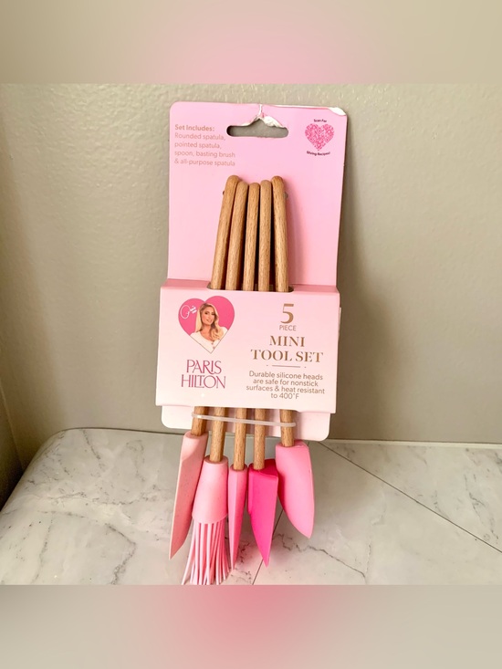 Paris hilton Other - Paris Hilton PINK Mini 5p Silicone Tool Set